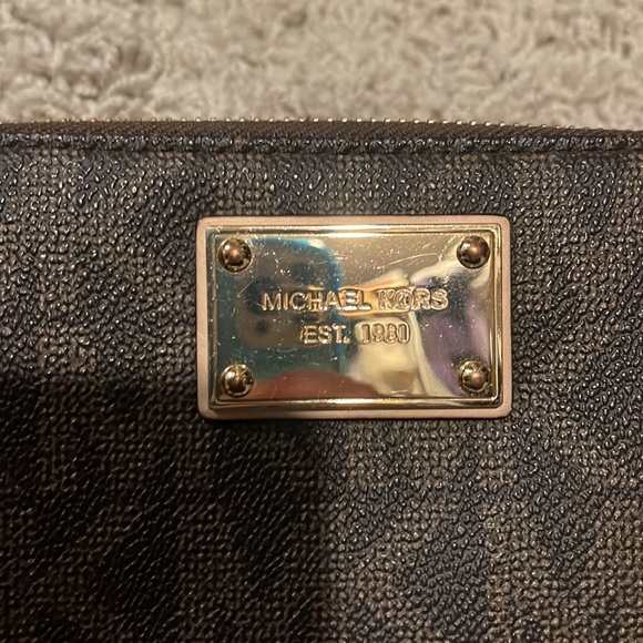 Michael Kors Wallet - Picture 2 of 4